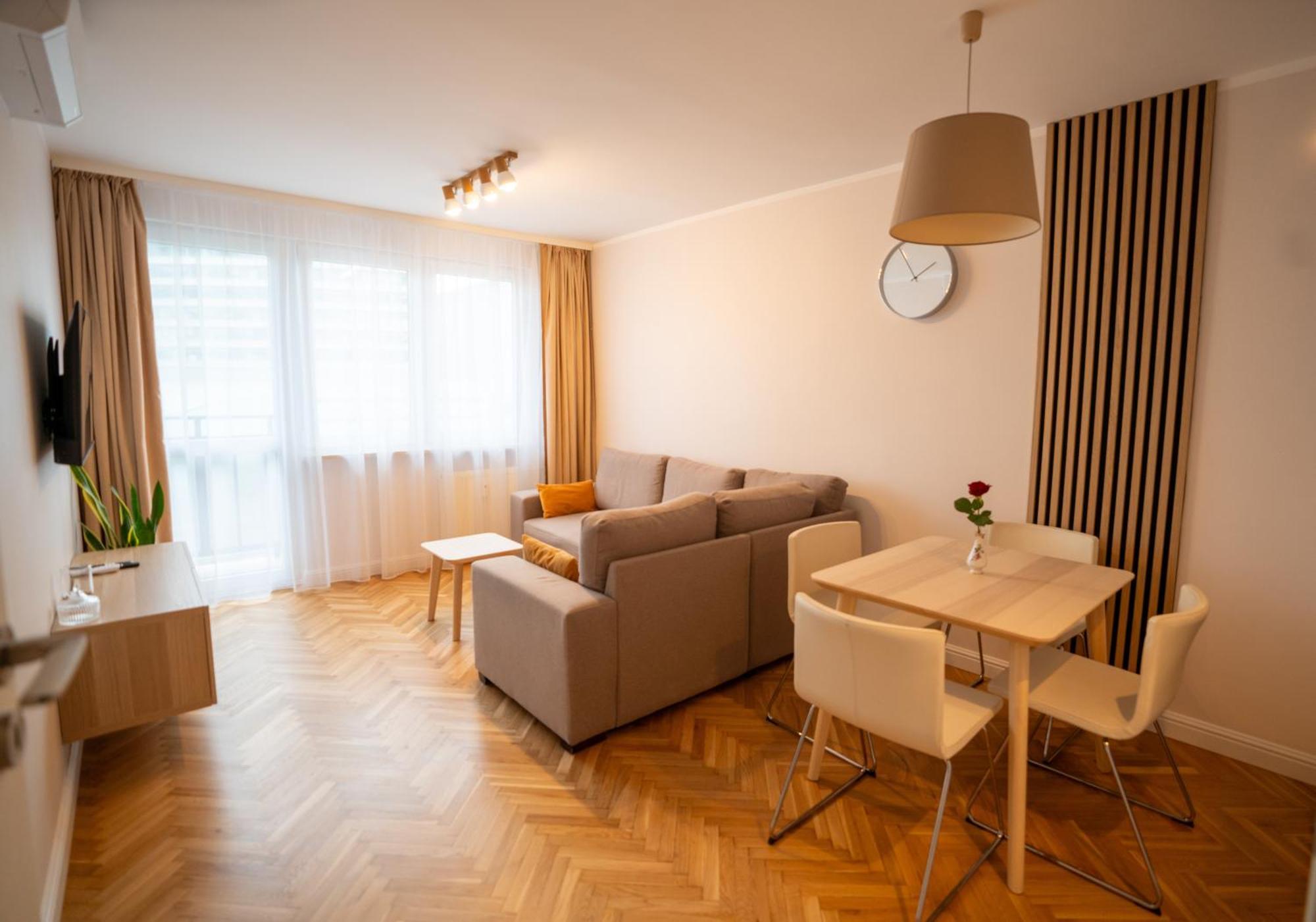 Apartament Gold 61 ワルシャワ エクステリア 写真